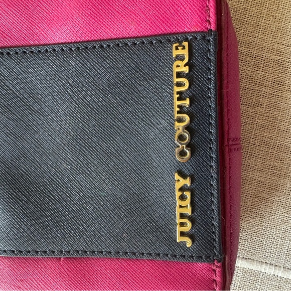 Juicy Couture Pink and Black Crossbody Bag with Gold Chain - Picture 6 of 7
